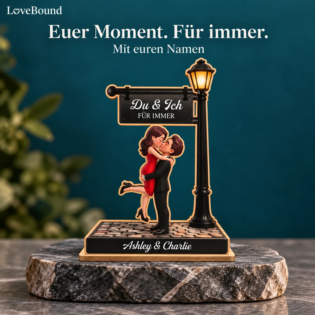 Holzaufsteller: Paar unter der Laterne – LoveBound Galerieansicht 1